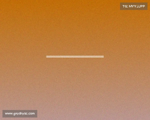 《新时代的竞技场:电竞:电竞浪潮激荡青春正能量》或《数字体育新篇章:电竞发展共筑文化自信路》